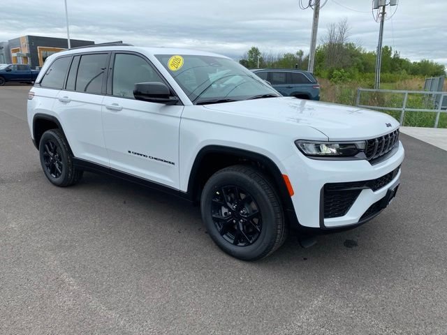 New 2026 White Jeep Altitude image 7