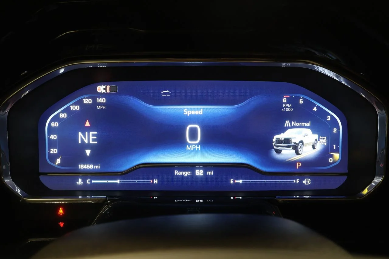 2024 Chevrolet Silverado 1500 ZR2 - Photo 12