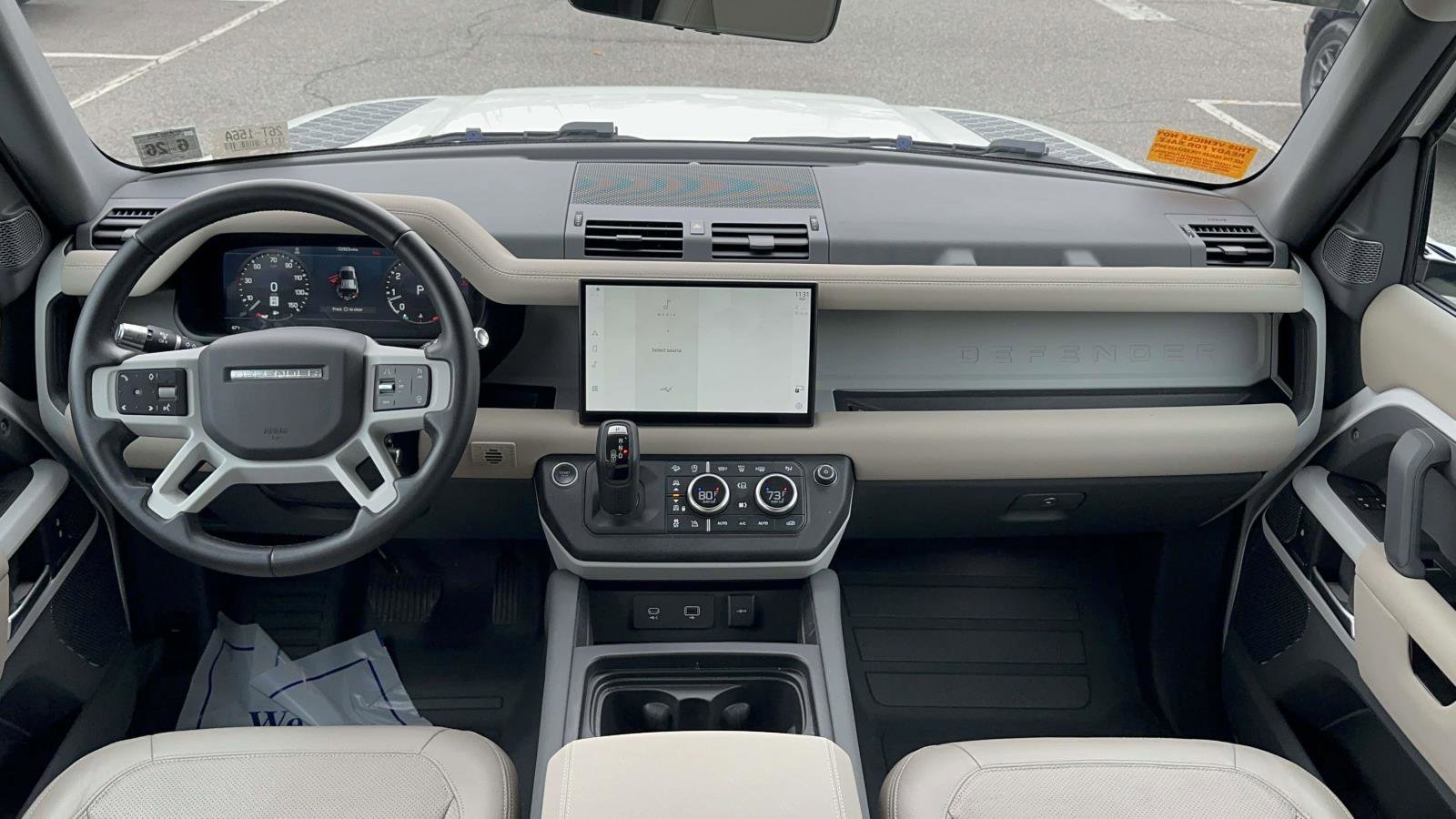 Used 2022  Land Rover SE image 14