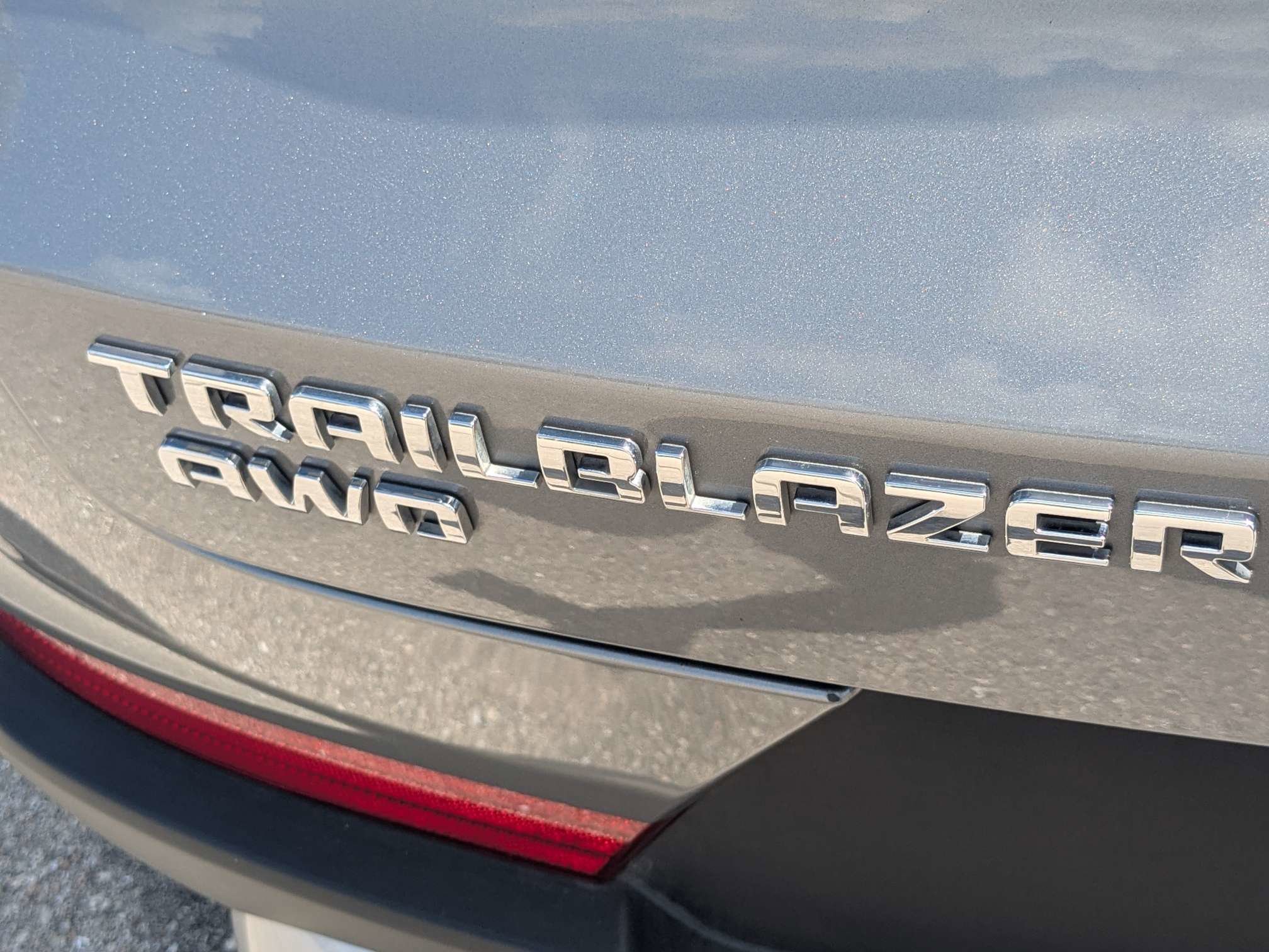 Used 2025 Sterling Gray Metallic Chevrolet LT image 13