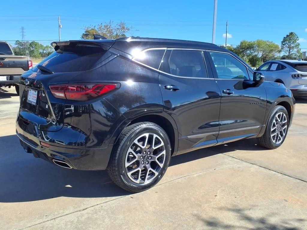 Used 2023 Black Chevrolet RS image 16