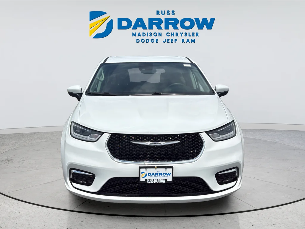 Used 2023 White Chrysler Touring L image 8
