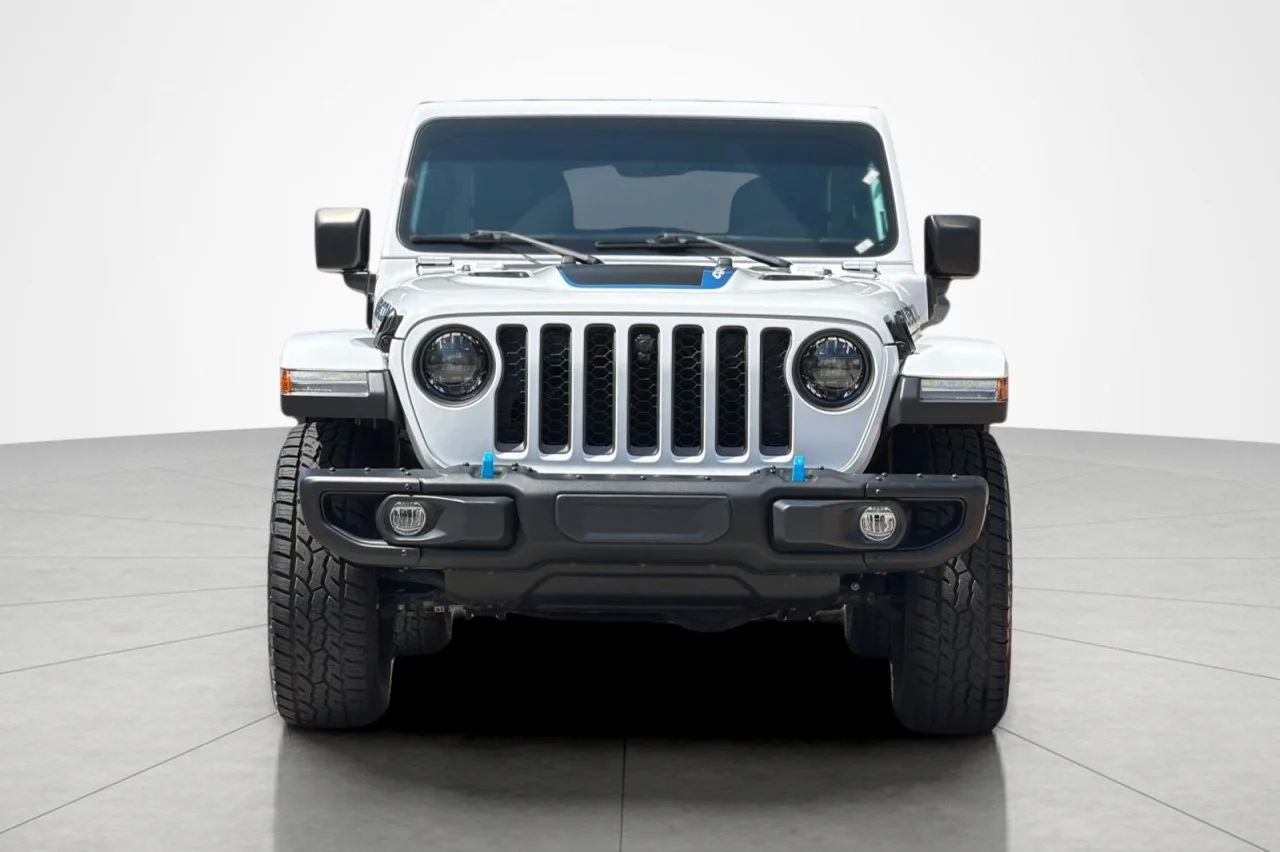 Used 2023 BRIGHT WHITE CLEAR Jeep Rubicon image 8