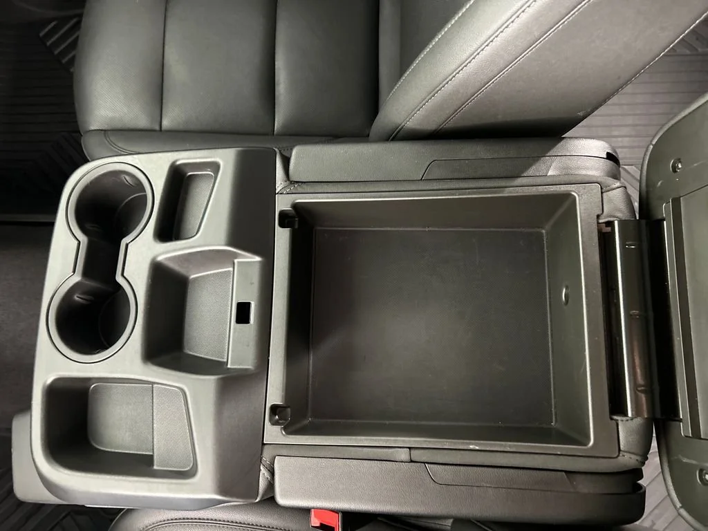 Used 2025 Summit White GMC SLT image 16