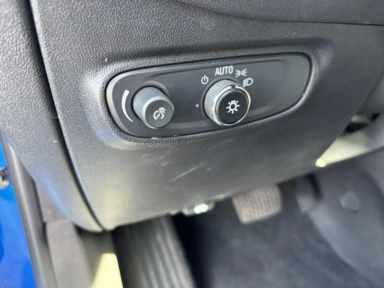 Used 2024 Riptide Blue Metallic Chevrolet RS image 18