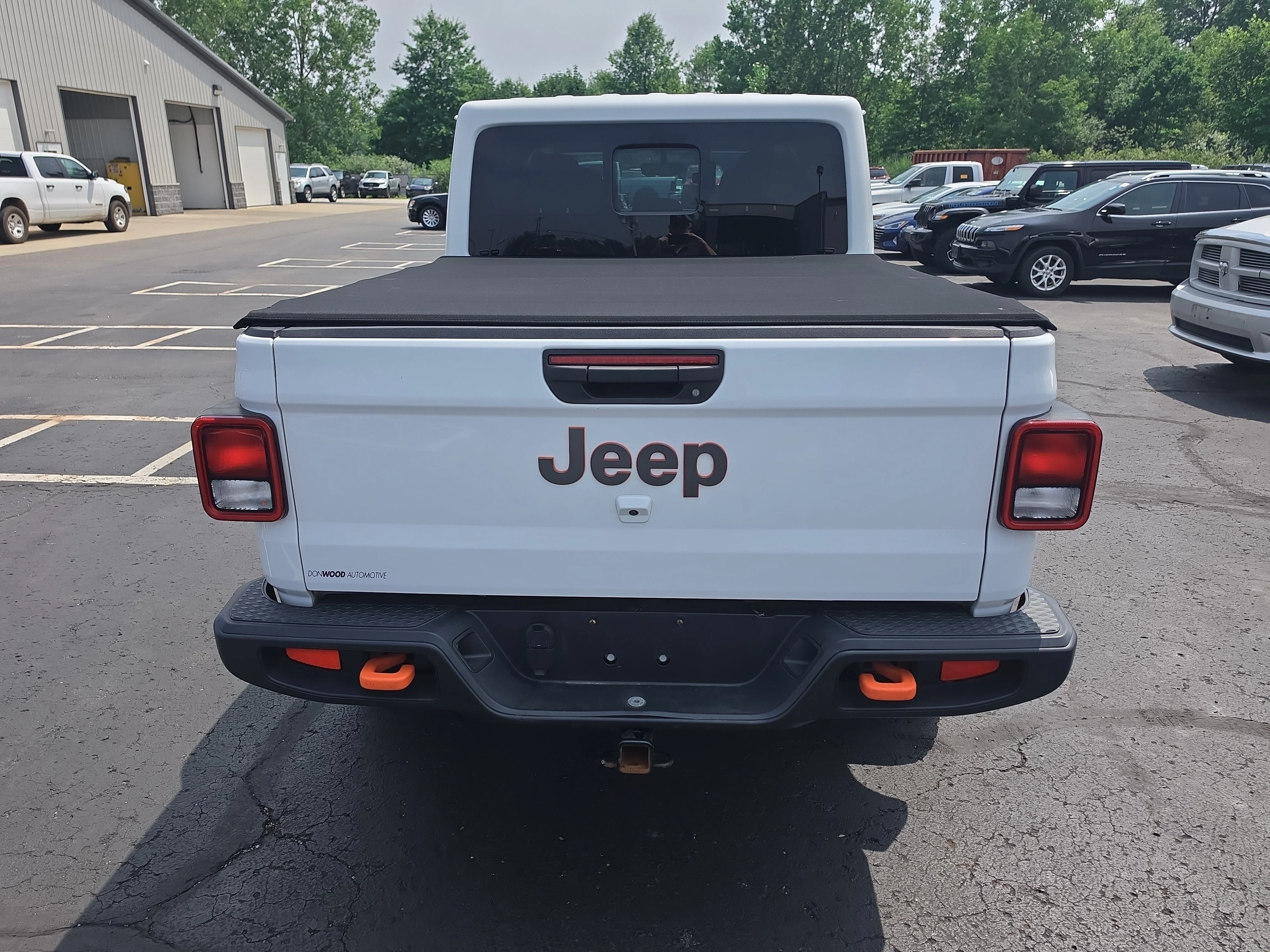 Used 2020 Bright White Clearcoat Jeep Mojave image 4