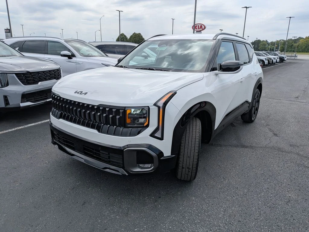 New 2027 Snow White Pearl Kia X-Line S image 30