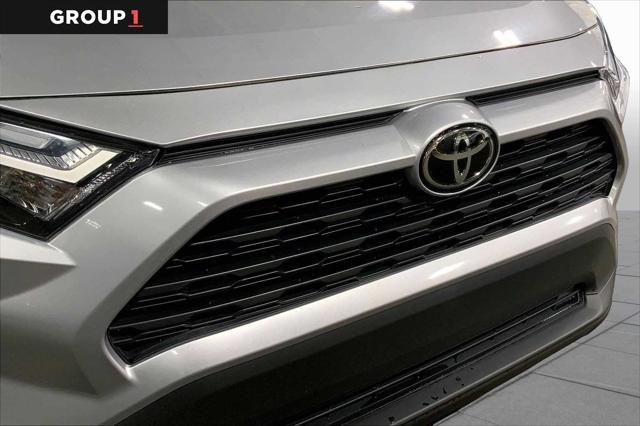 Certified Used 2025 SILVER SKY METALLIC Toyota  image 30