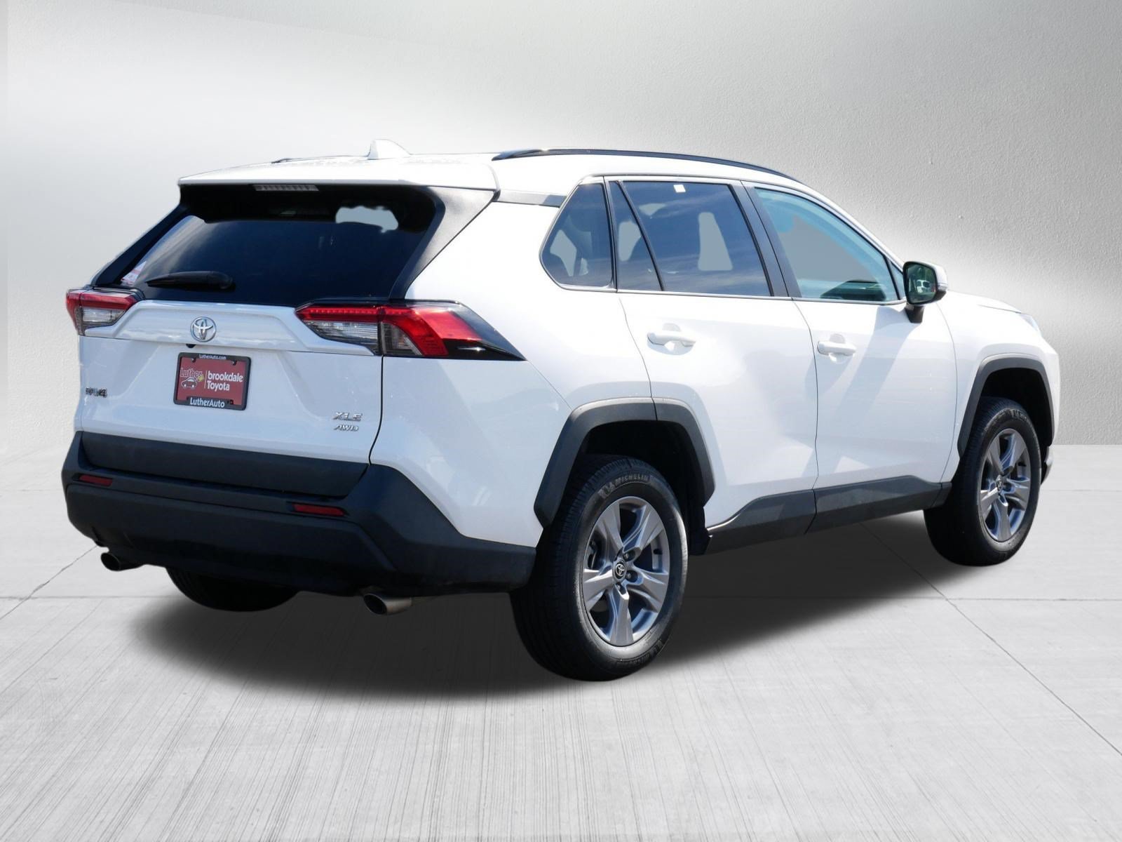 Certified Used 2022 White Toyota XLE image 4