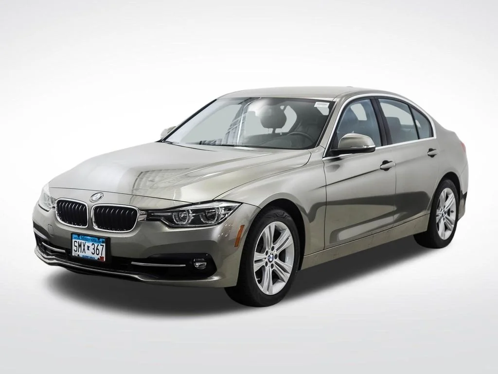 2018 BMW 3 Series 330i xDrive Sedan's photo
