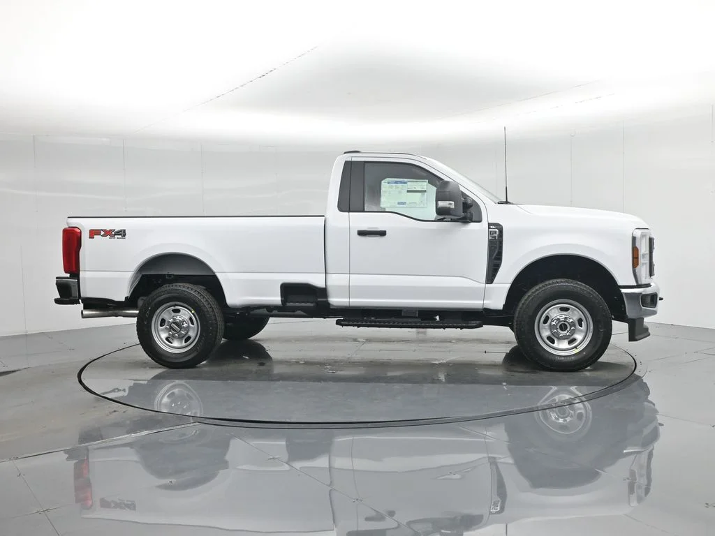 New 2026 Oxford White Ford XL image 21