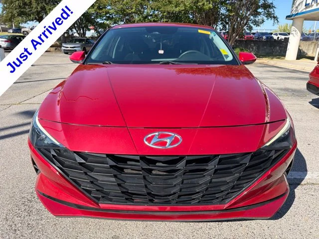 Used 2022 Red Hyundai Blue image 8