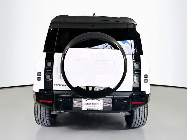 New 2026 Fuji White Land Rover X-Dynamic SE image 6