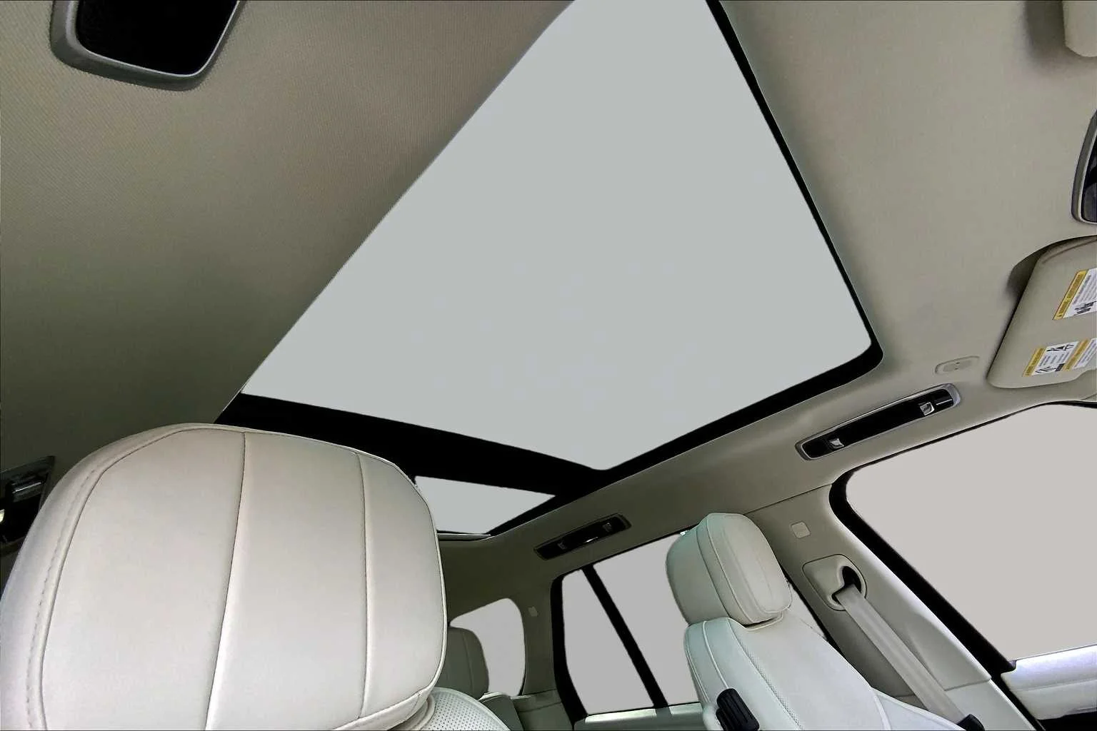 2023 Land Rover Range Rover SE - Photo 13