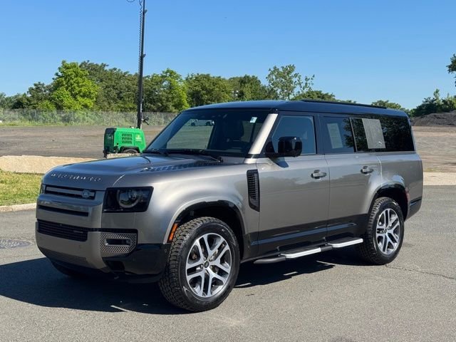 2023 Land Rover Defender X-Dynamic SE's photo