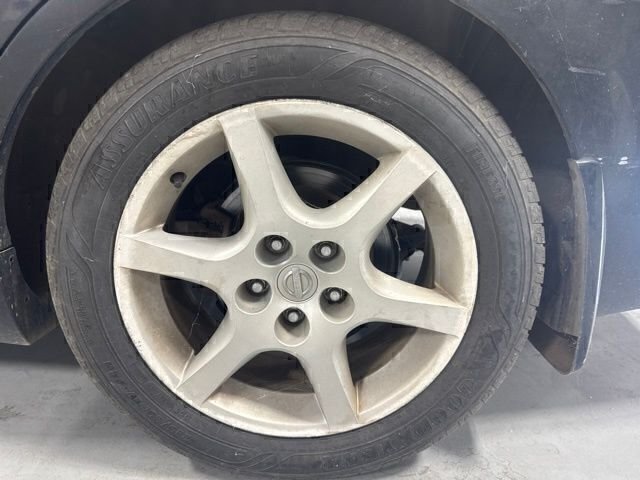 Used 2003 Black Nissan 3.5 SE image 9