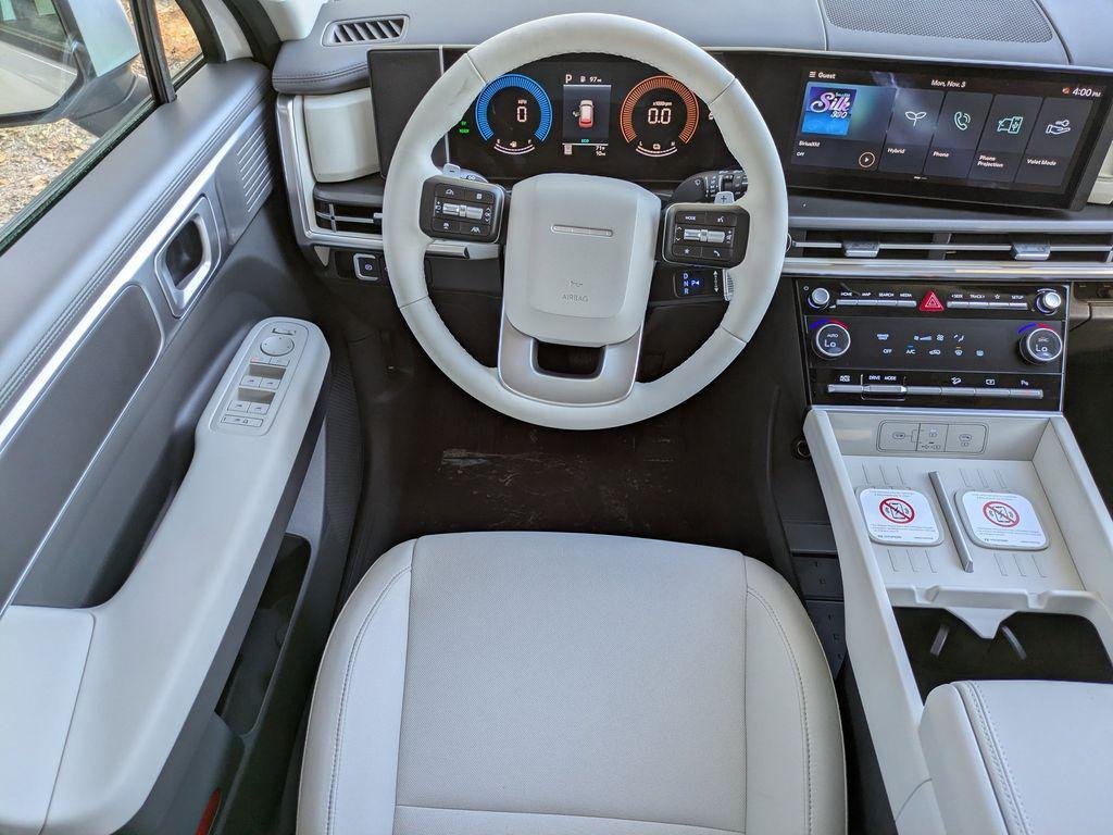 New 2026 White Hyundai SE image 13