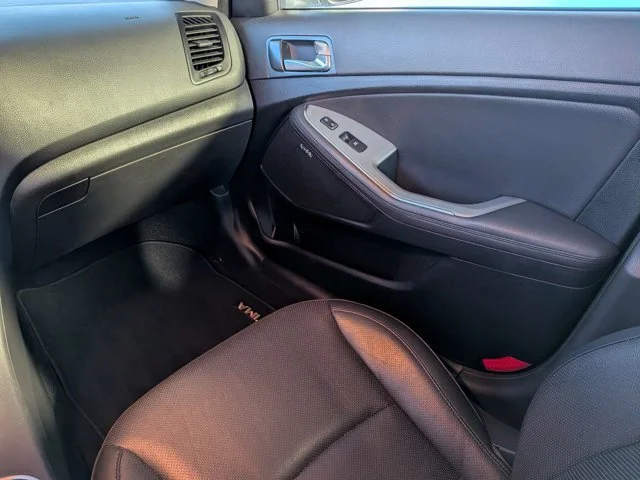 Used 2014 White Kia SX image 14