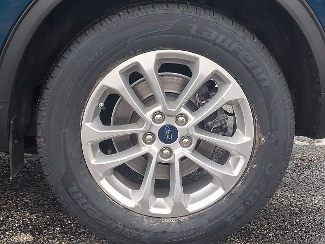 Used 2020 Green Ford SE image 8