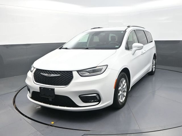 Used 2022 White Chrysler Touring L image 5