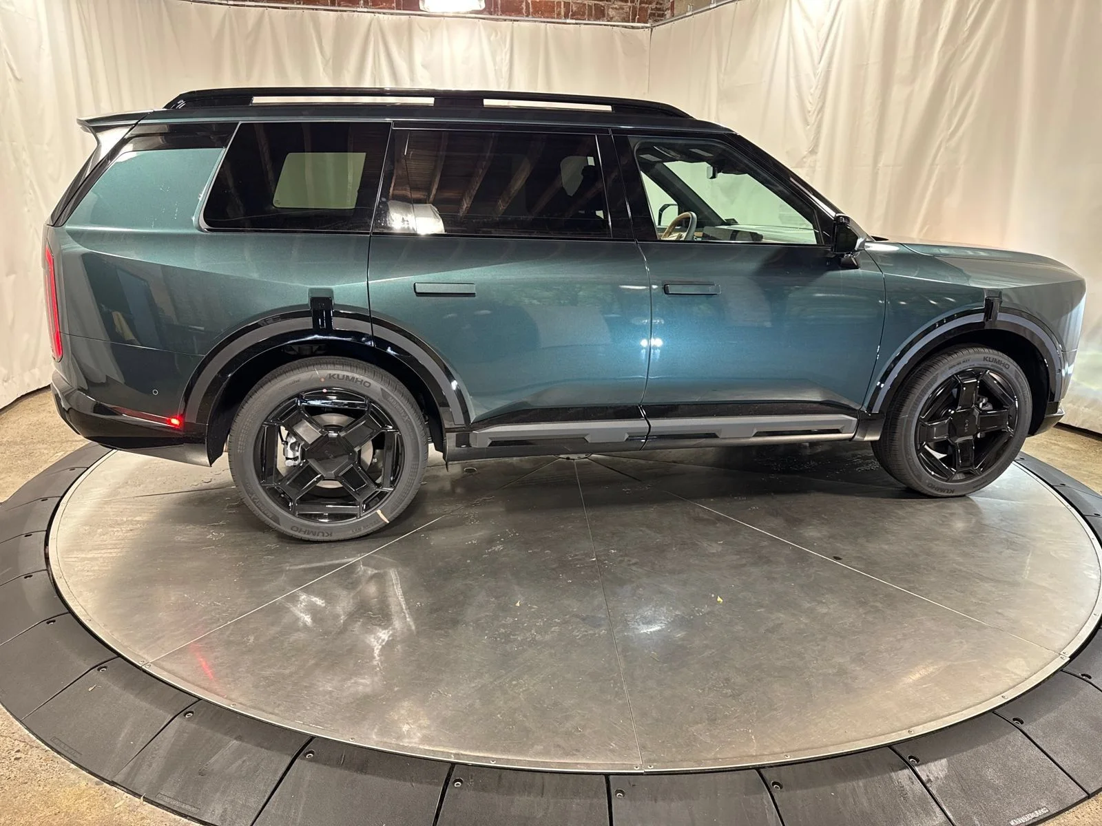New 2027 Black Jade Green Kia X-Line SX image 9