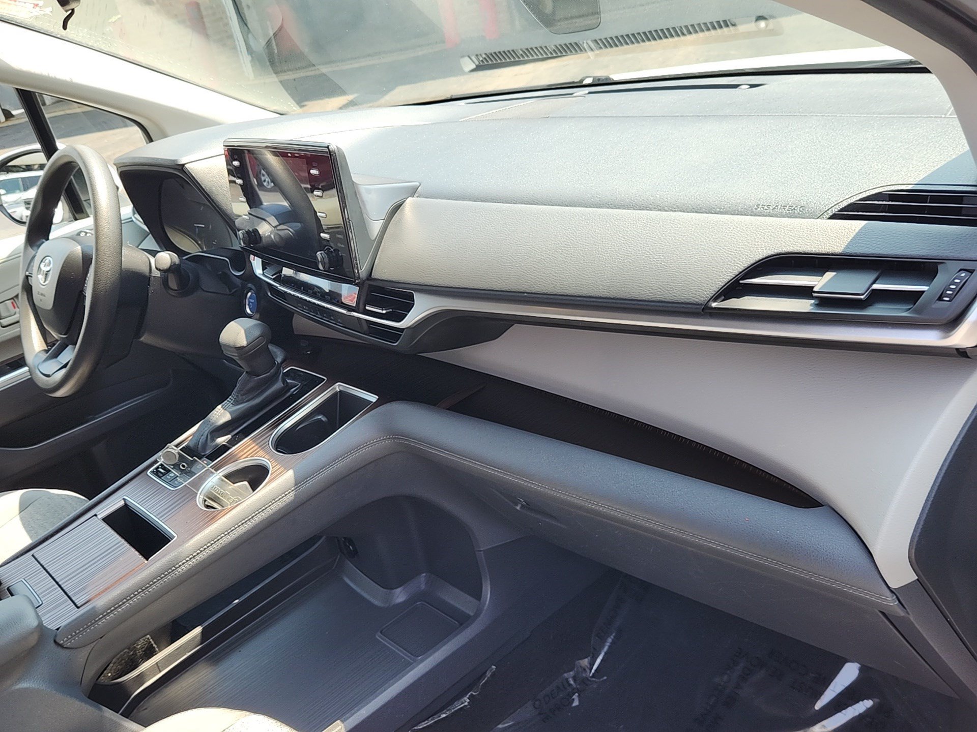 Certified Used 2022 White Toyota LE image 30
