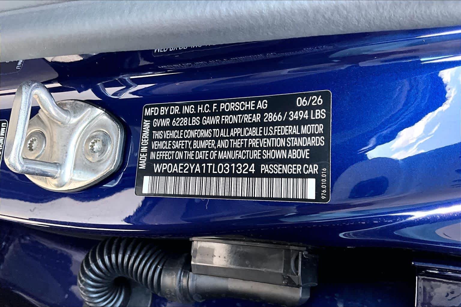 New 2026 Gentian Blue Metallic Porsche 4 E-Hybrid image 26