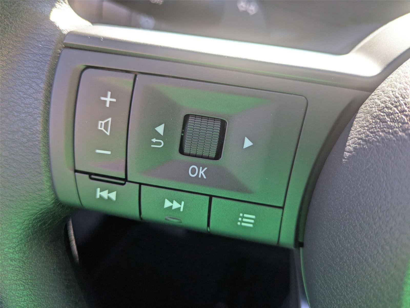 2026 Nissan KICKS SV - Photo 17