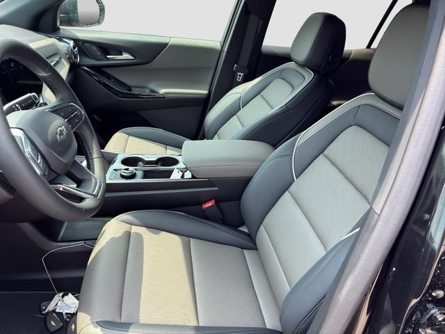New 2026 Mosaic Black Metallic Chevrolet LT image 7