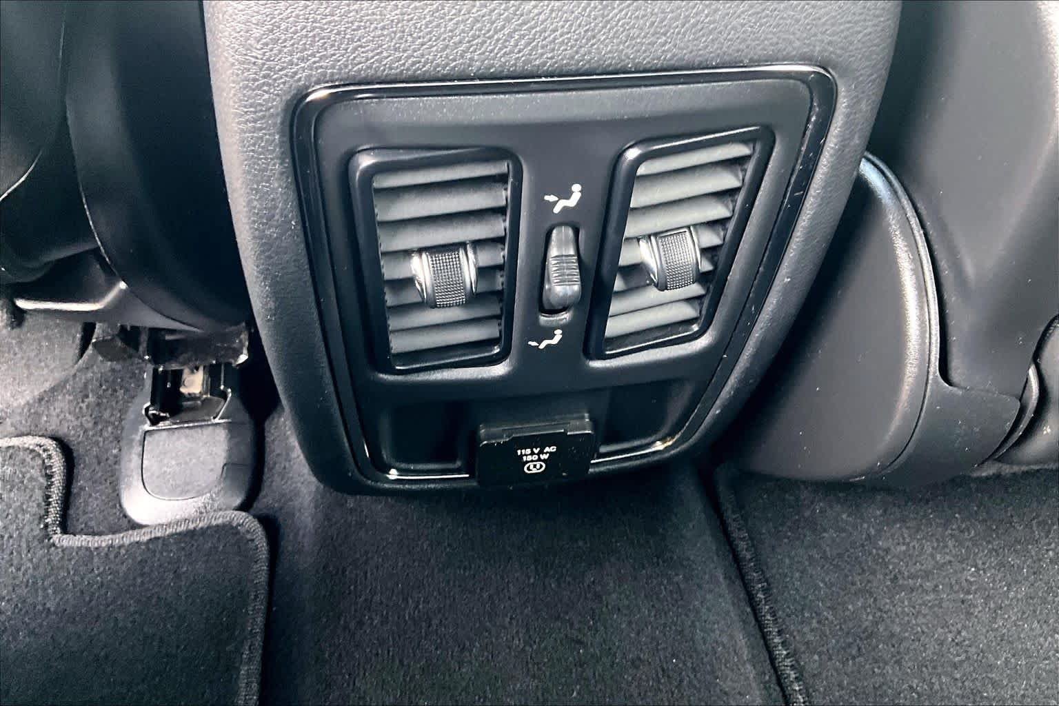 Used 2019 Granite Crystal Metallic Clearcoat Jeep Altitude image 34