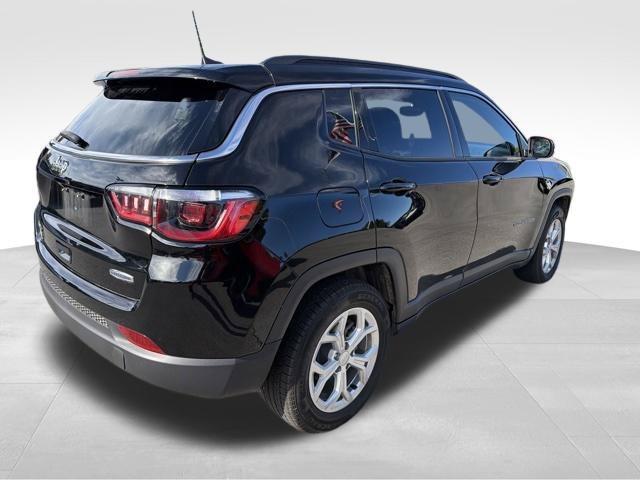 Used 2024 Black Jeep Latitude image 3