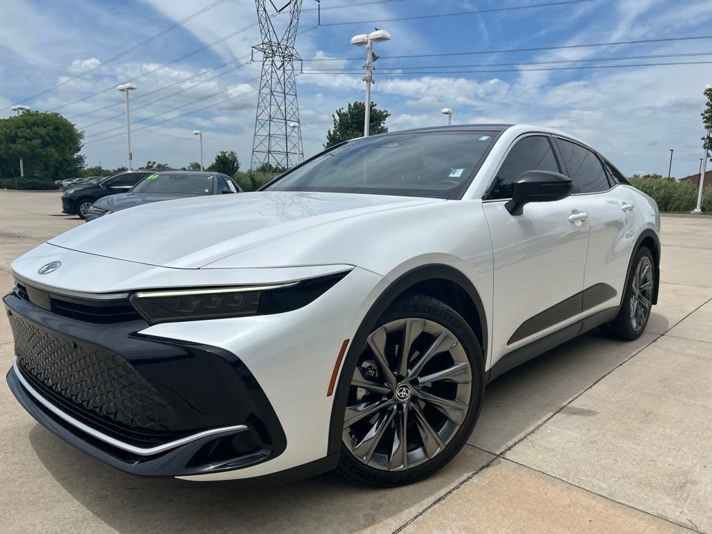 Used 2026 White Toyota Limited image 1