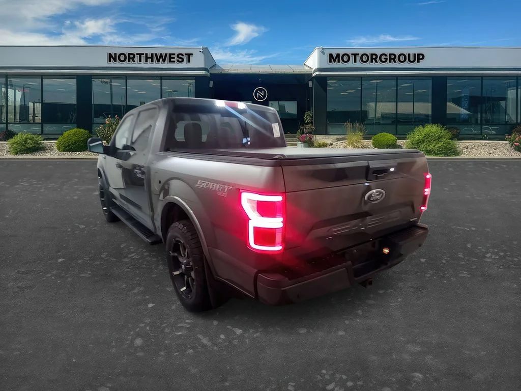 Used 2018 Magnetic Ford LARIAT image 3
