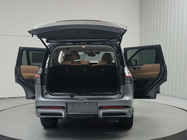 Used 2025  INFINITI SENSORY image 14