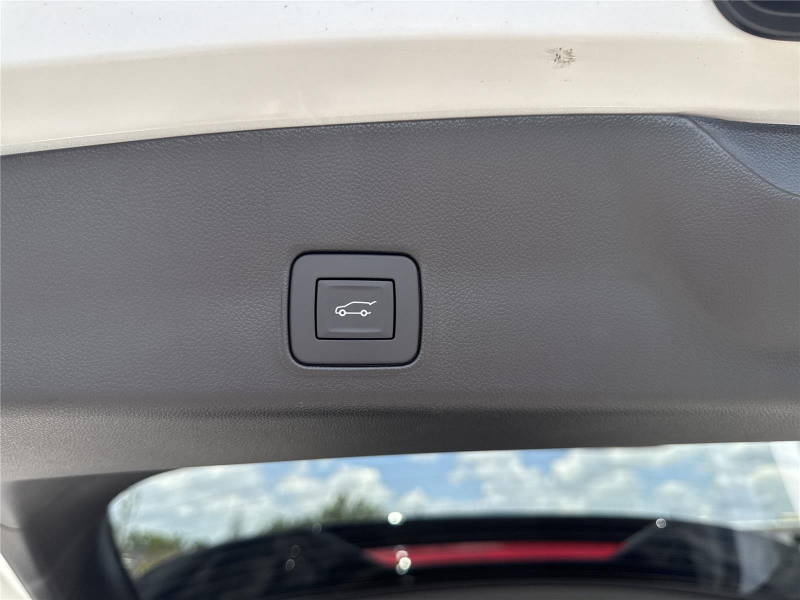 New 2026 Summit White Chevrolet LT image 32