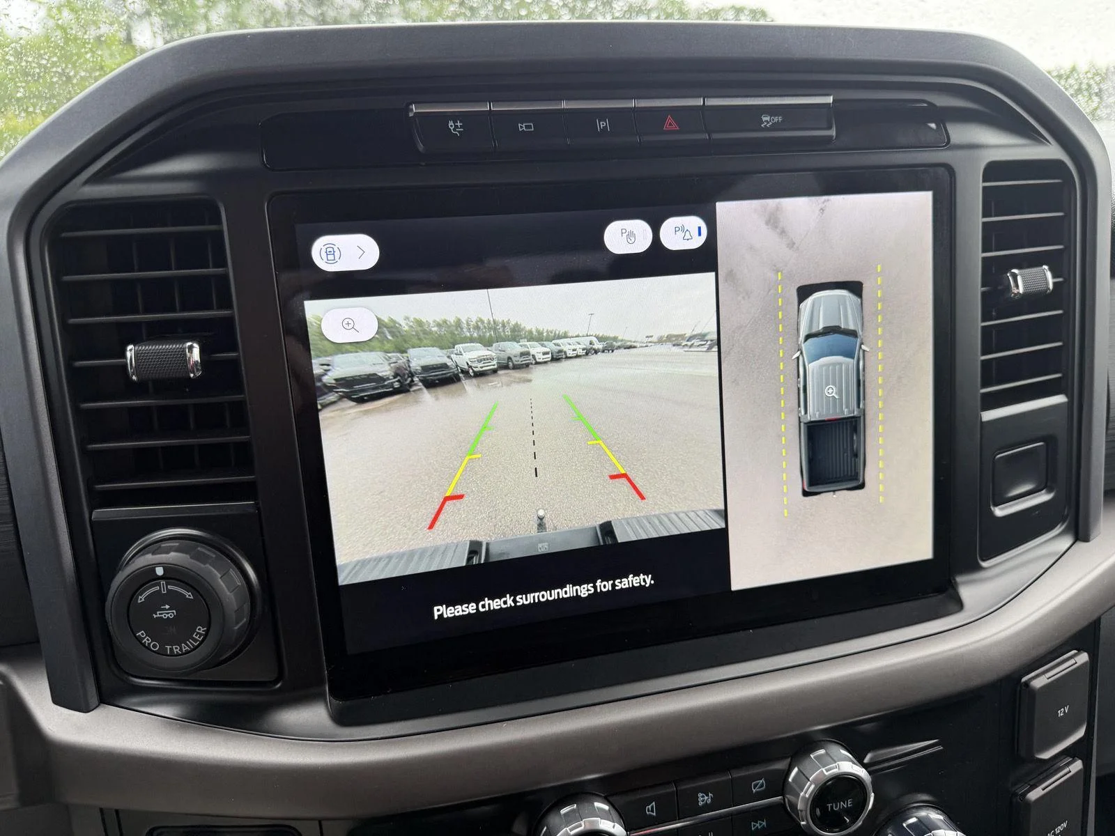 Used 2024 Iconic Silver Ford XLT image 12