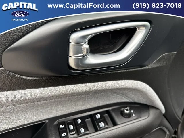 Used 2025 Black Jeep Latitude image 21