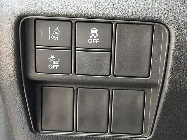 Used 2018  Honda EX image 24