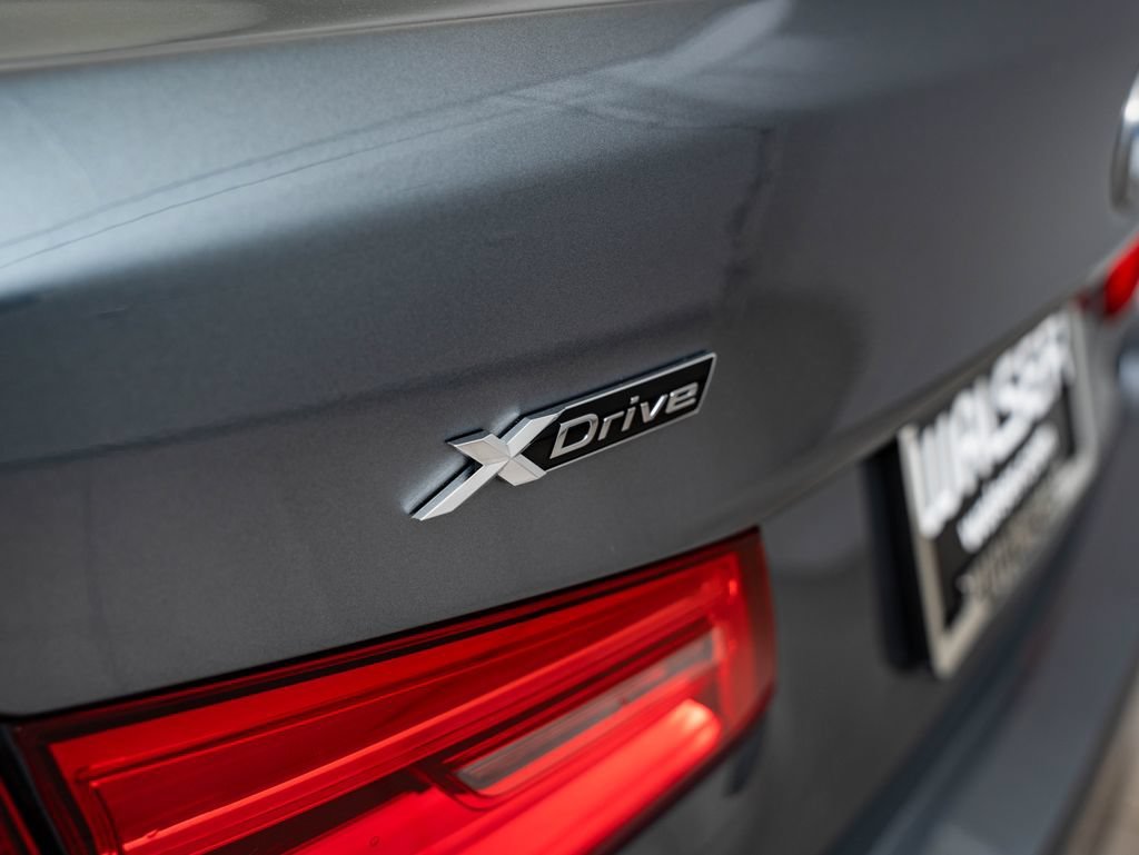 Used 2019 Bluestone Metallic BMW 540i xDrive image 19
