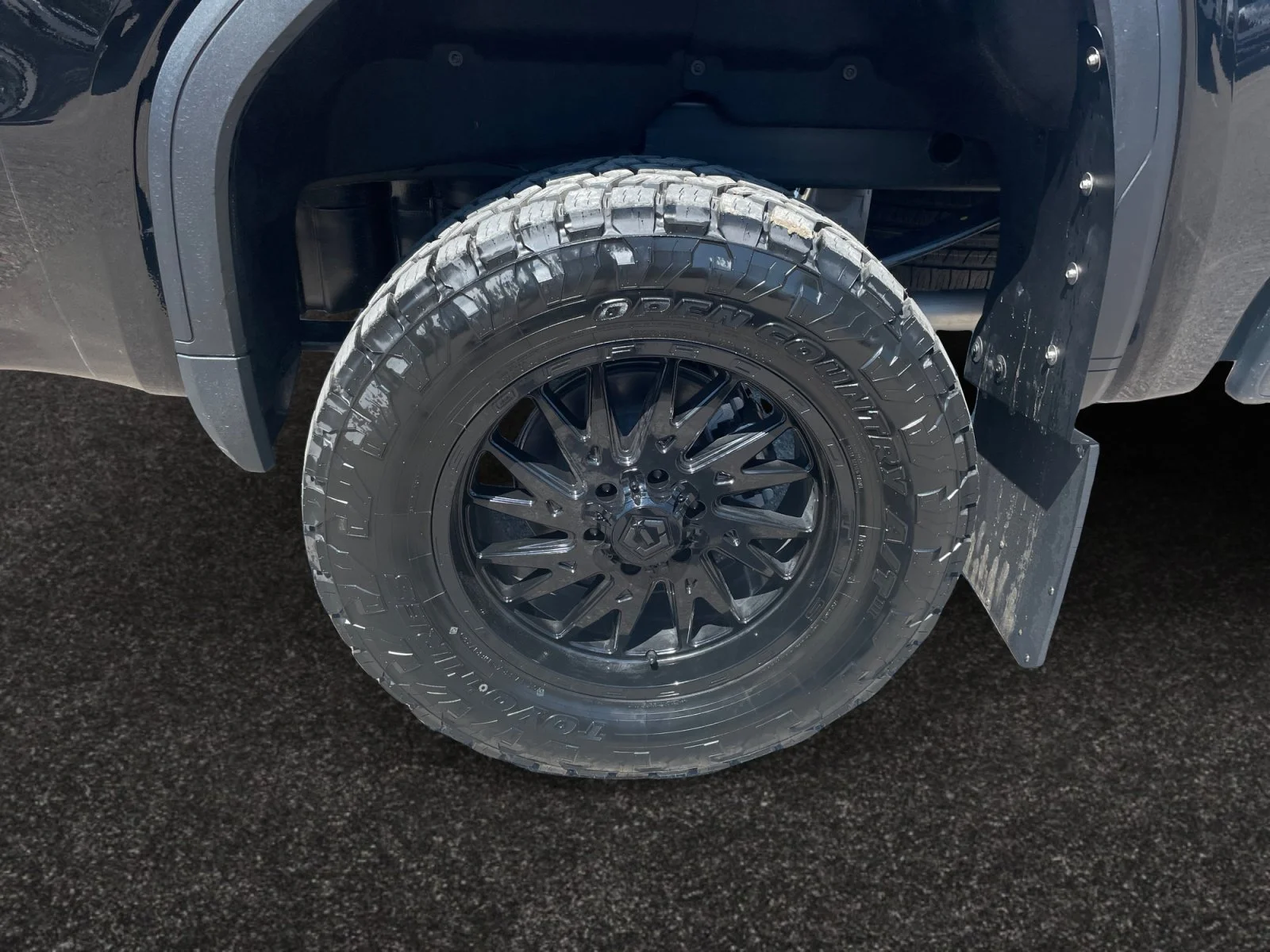 New 2026 Onyx Black GMC Elevation image 9