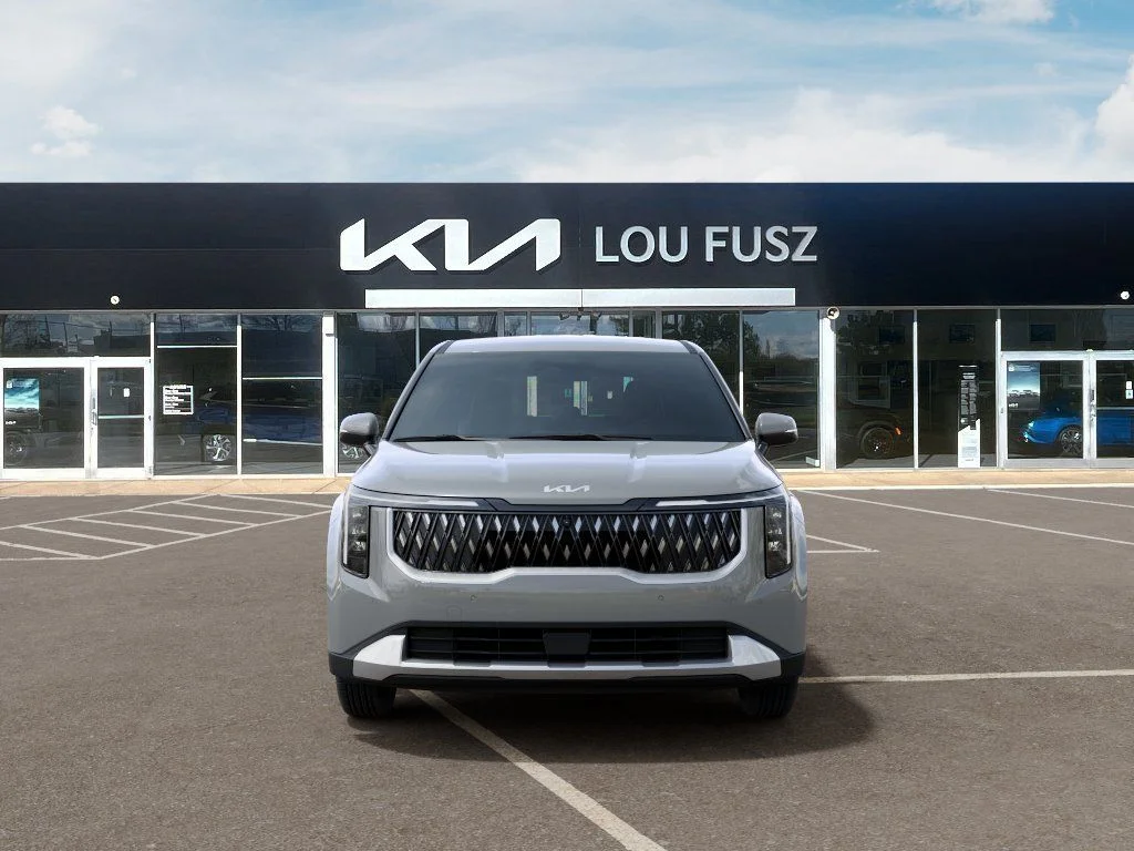 New 2027 Ceramic Silver Kia LXS image 2