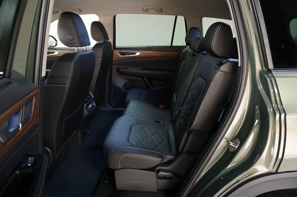 New 2026 Green Volkswagen 2.0T SE w/Technology image 11