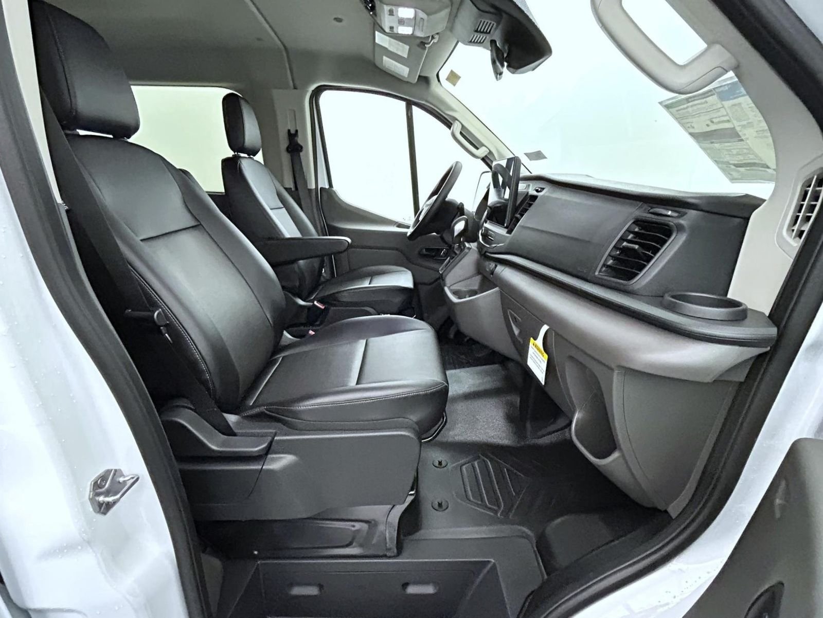 New 2026 Oxford White Ford XL image 15