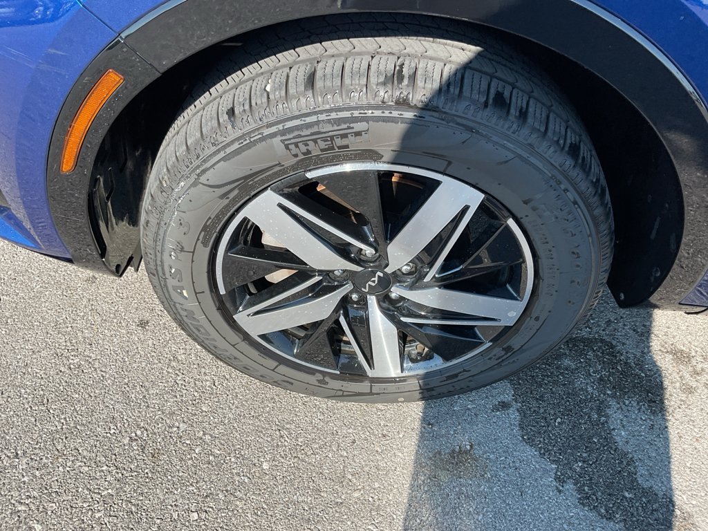 Certified Used 2023 Sapphire Blue Kia S image 5