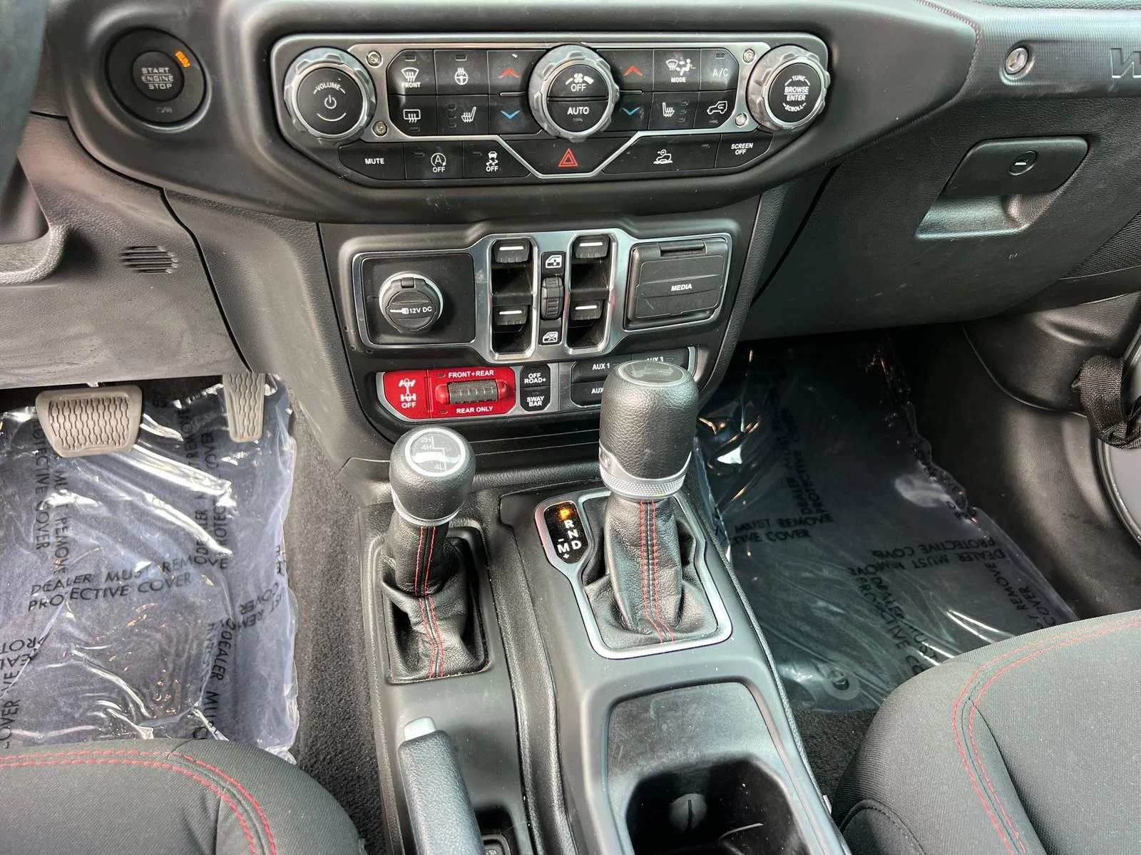 Used 2023 Sting-Gray Clearcoat Jeep Rubicon image 33