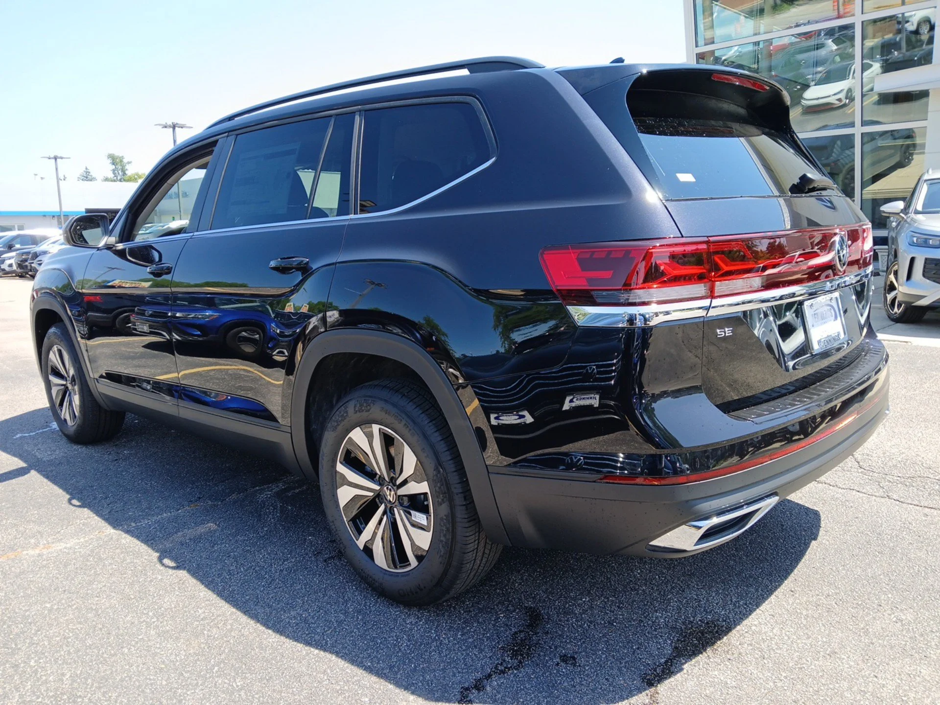 New 2026 Deep Black Pearl Volkswagen 2.0T SE image 5