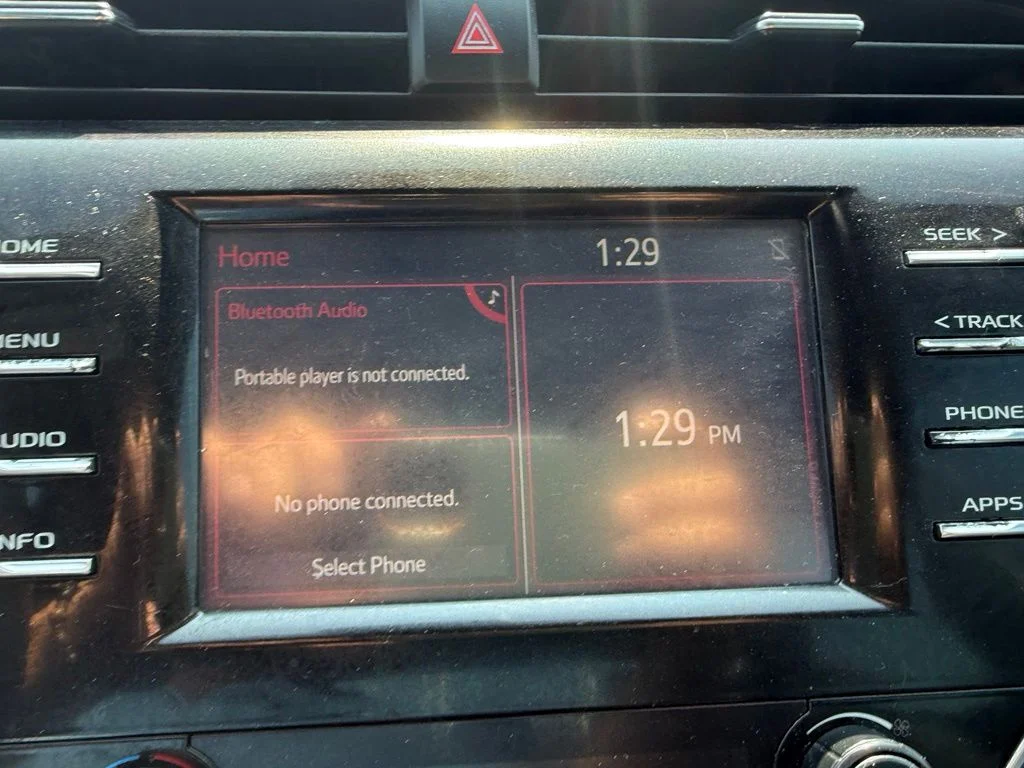 Used 2018 Gray Toyota SE image 14
