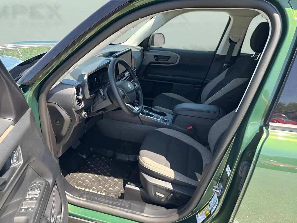 Used 2025 Green Ford Big Bend image 9