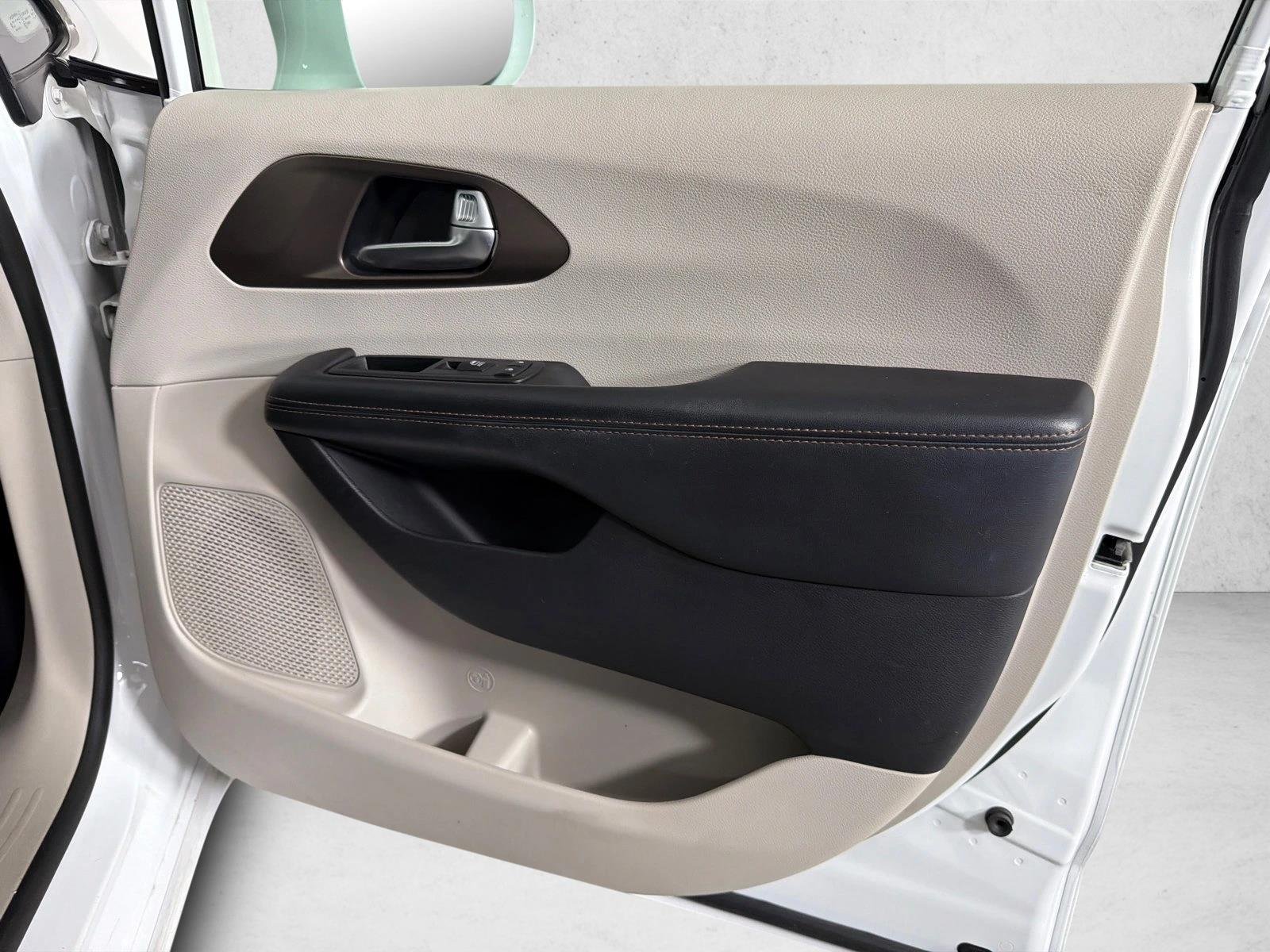 Used 2019 Blue Chrysler Touring L image 14