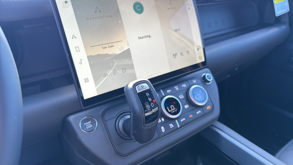 New 2026 Woolstone Green Land Rover X-Dynamic SE image 21